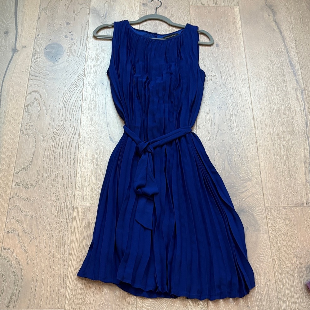 Blue-violet Sleeveless Dress